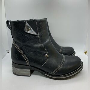 Dromedaris Kassia Black and Silver Leather Ankle Boots Faux Fur Lined Size 6.5-7